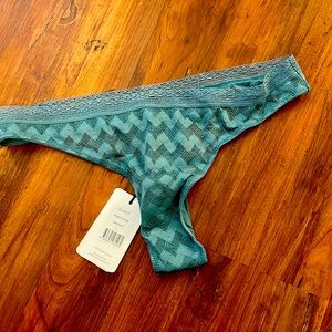 Else Maze thong seafoam green L